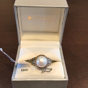 NWT! Pearl ring in sterling silver and 14k gold.
